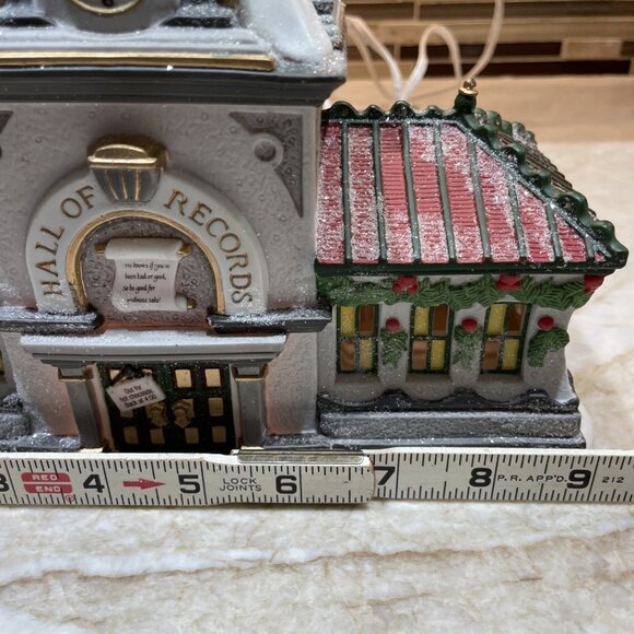 Dept. 56 North Pole Series Hall of Records 56392 Retired Christmas Village 1996 - Picture 11 of 14